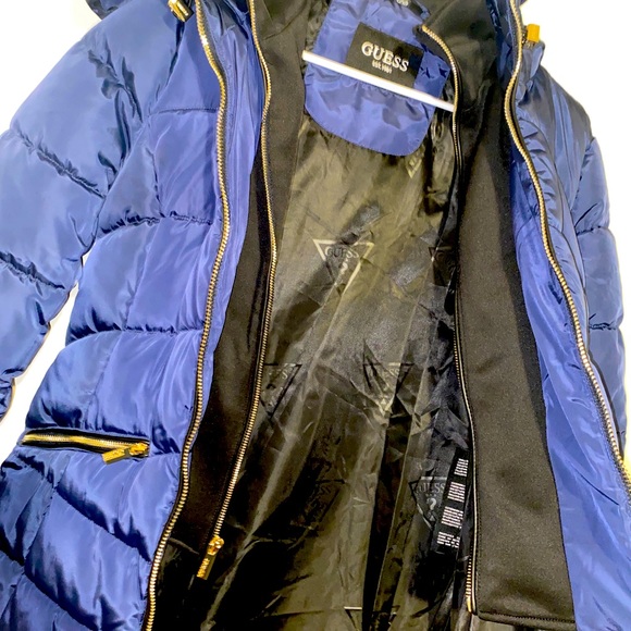 Guess Woman’s Puffer Coat - Picture 4 of 7